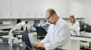 Leistungsstarke und robuste Geräte für den täglichen Gebrauch in der Forschung und in Labors.
